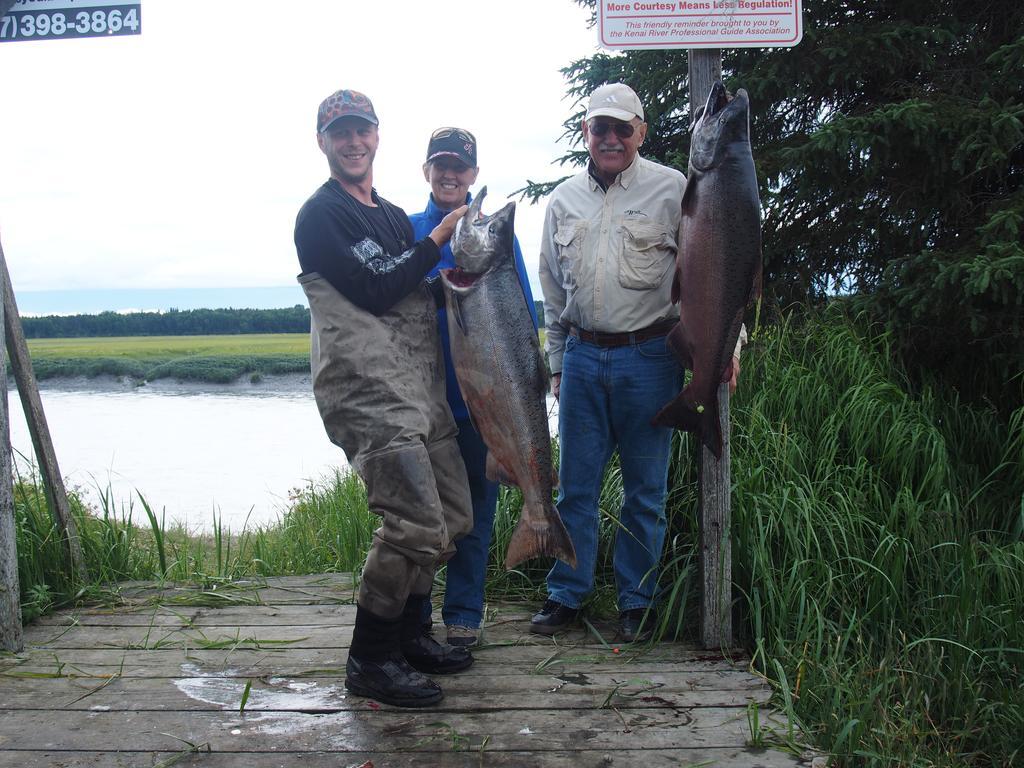 Salmon Catcher Lodge Кенай Екстер'єр фото